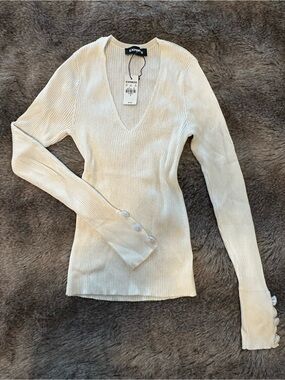 Express | Cream Ribbed V-Neck Long Sleeve Top with Button Cuffs | S